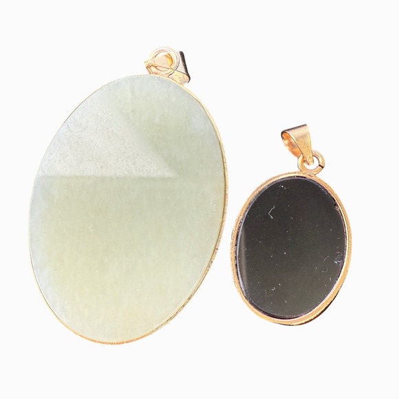 Lot of 2 Vintage Gold Floral Overlay Jade Onyx Oval Gemstone Pendant Necklaces - Picture 2 of 9